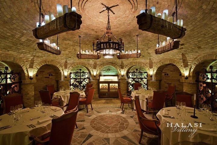 Halasi Pince Panzio Bed & Breakfast